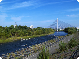 豊平川とミュンヘン大橋